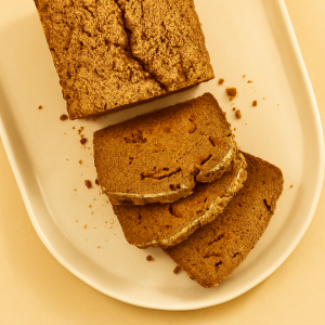 Apple cinnamon bread con nueces pecanas y crumble (Bizcocho entero)